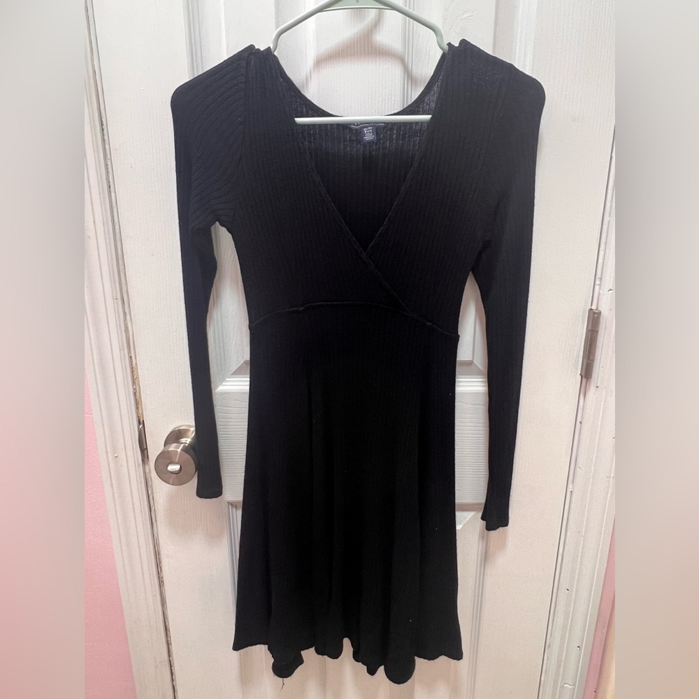 Elegant Black Long Sleeve Dress